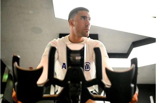 MU dua ra quyet dinh vu chieu mo Dusan Vlahovic.