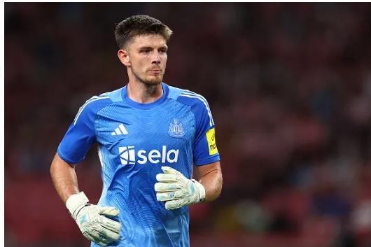 MU duoc khuyen nen chieu mo Nick Pope.