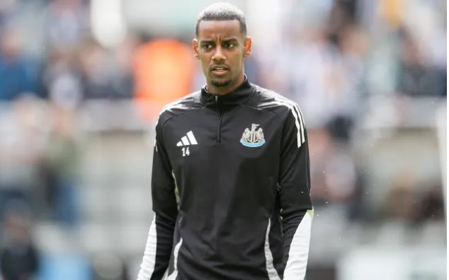 John Arne Riise len tieng vu Liverpool theo duoi Alexander Isak  