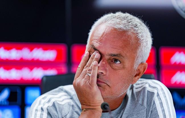 Jose Mourinho bật khóc khi hay tin học trò cũ qua đời