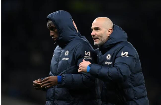 HLV Enzo Maresca lên tiếng về tương lai Nicolas Jackson. HLV Enzo Maresca len tieng ve tuong lai Nicolas Jackson.