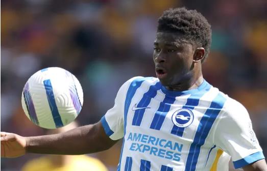 Man City muon danh bai MU vu Carlos Baleba.