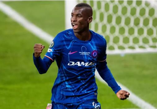 3 doi bong muon vuot mat Newcastle vu Nicolas Jackson.