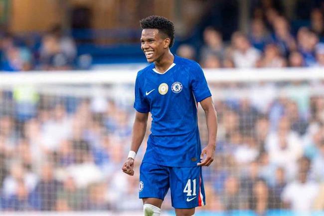 Lời chào ngạo nghễ của Estevao Willian