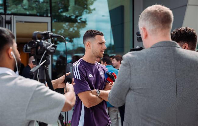 Diogo Dalot mong MU tiến bộ sau khi cải tạo trung tâm Carrington 1