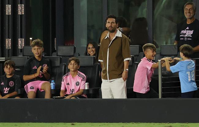 HLV Inter Miami báo tin đáng ngại về chấn thương của Messi 1 HLV Inter Miami báo tin đáng ngại về chấn thương của Messi 1