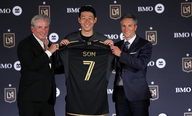 Hugo Lloris vui mừng khi tái ngộ Son Heung-min tại LAFC 1 Hugo Lloris vui mừng khi tái ngộ Son Heung-min tại LAFC 1