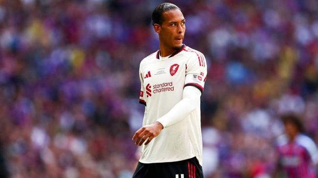 Virgil van Dijk thất vọng khi Liverpool hụt Siêu cúp Anh 1