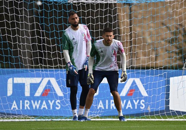 Thủ môn Tottenham lên tiếng về việc Donnarumma rời PSG 1