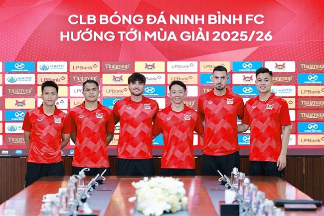 CLB Ninh Bình bất ngờ gạch tên 2 sao ngoại trước thềm V.League 2025/26