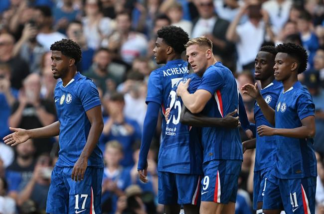 Alan Shearer du doan Crystal Palace cam hoa Chelsea.