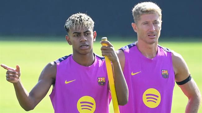 Robert Lewandowski đưa ra lời khuyên cho Lamine Yamal sau lùm xùm