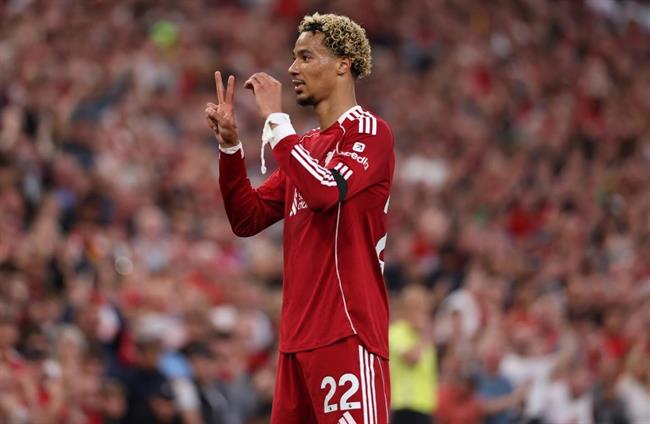 Hugo Ekitike hạnh phúc sau màn ra mắt Premier League như mơ 1