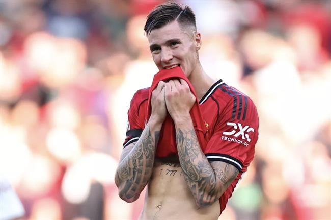 Benjamin Sesko lên tiếng sau trận ra mắt MU