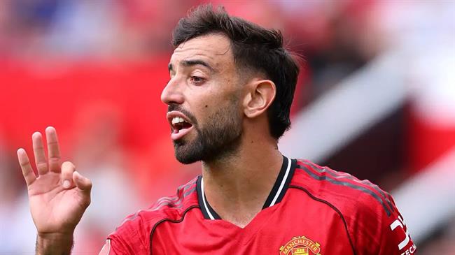 Rio Ferdinand chỉ ra vấn đề của Bruno Fernandes