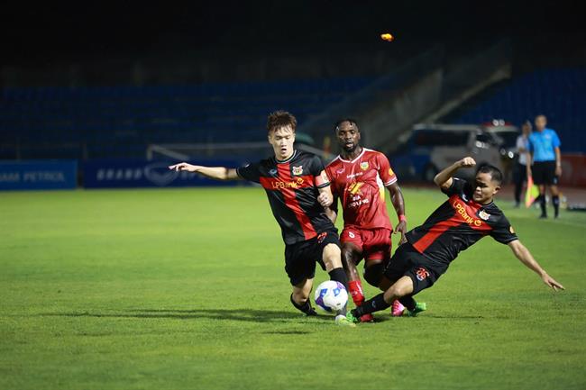 Màn thị uy sức mạnh đầy thuyết phục của tân binh Ninh Bình FC