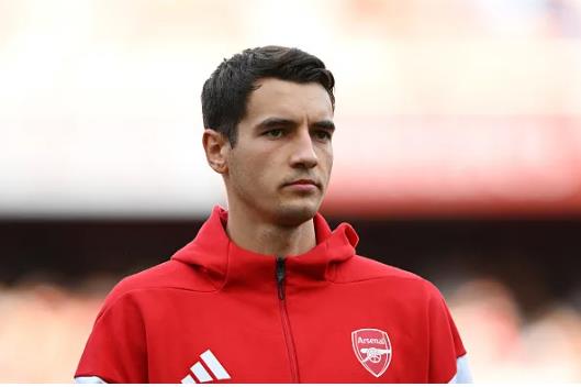 Jakub Kiwior chuẩn bị rời Arsenal