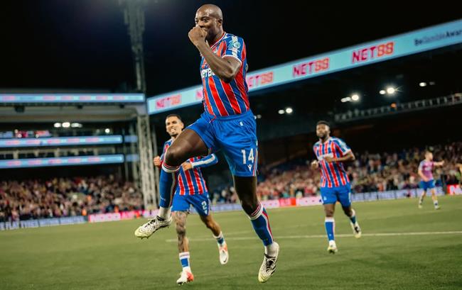 Crystal Palace có thắng lợi lịch sử ở đấu trường châu lục 1