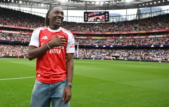 HLV Arteta bị ấn tượng bởi sự hòa nhập của tân binh Eberechi Eze