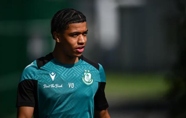 Arsenal dat duoc thoa thuan chieu mo Victor Ozhianvuna.