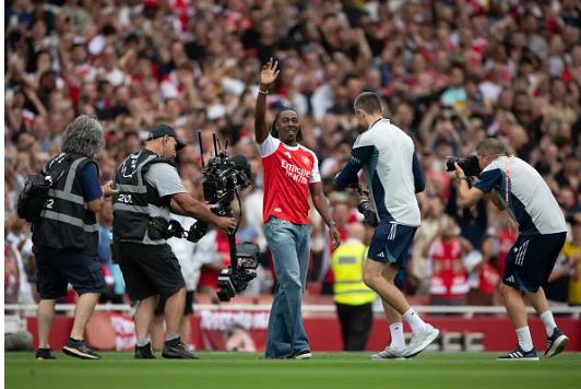 Thierry Henry gui tin nhan cho Eberechi Eze.