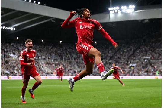 Henry het loi khen ngoi sao tre Rio Ngumoha.