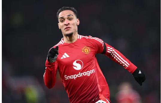 MU dong y de Antony ra di