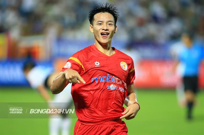 Tiền đạo PVF-CAND thừa nhận khó khăn khi thi đấu tại V.League