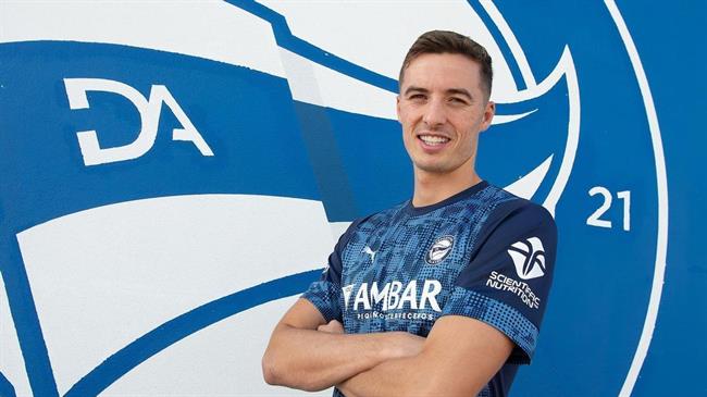 Tiểu sử trung vệ Jon Pacheco