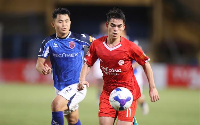 Văn Khang tỏa sáng trước khi hội quân cùng U23 Việt Nam