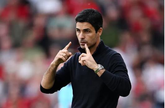 HLV Arteta that vong sau that bai truoc Liverpool