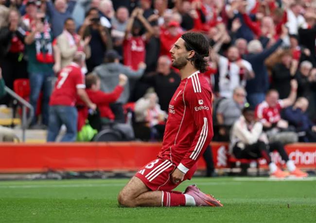 Michael Owen chỉ ra sai lầm của Arsenal trước Liverpool