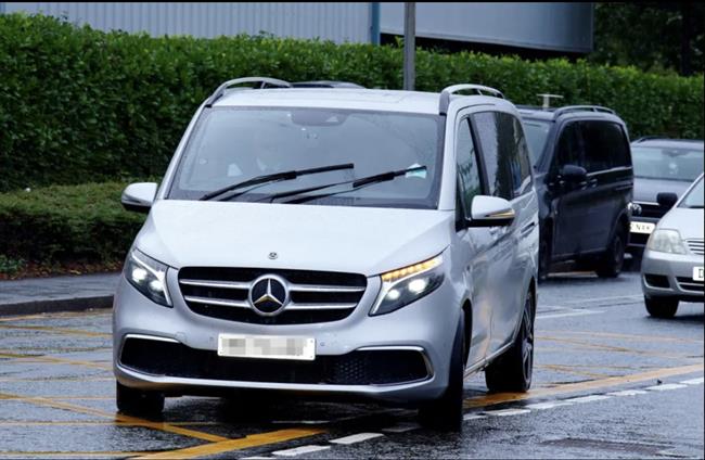 Isak lái xe tới Liverpool, chốt bom tấn 130 triệu bảng 1