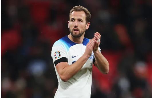Rio Ferdinand thất vọng khi MU không chiêu mộ Harry Kane. Rio Ferdinand that vong khi MU khong chieu mo Harry Kane.