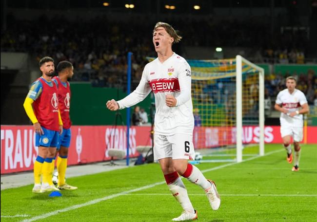 Angelo Stiller của Stuttgart từ chối MU ở Hè 2025. Angelo Stiller cua Stuttgart tu choi MU o He 2025.