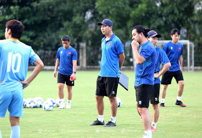 HLV Kim Sang Sik mong mỏi người hâm mộ tiếp lửa cho U23 Việt Nam