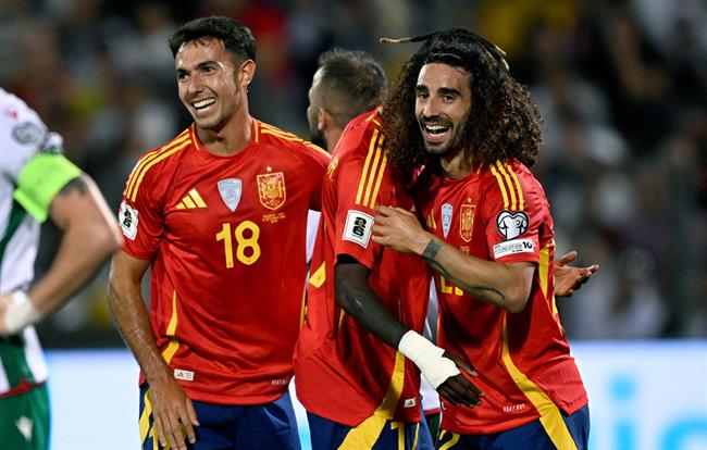 Luis de la Fuente vui mừng khi có cả Rodri lẫn Zubimendi 1