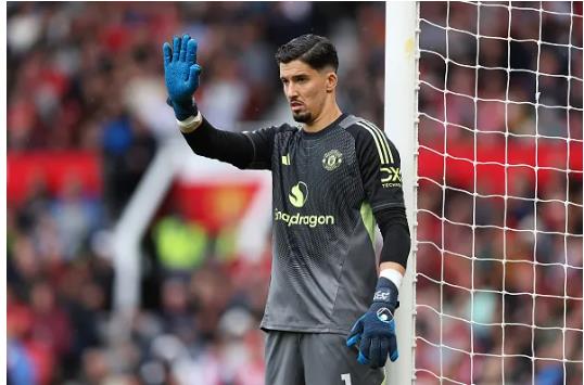 MU được khuyên không nên để Altay Bayindir bắt chính trước Man City