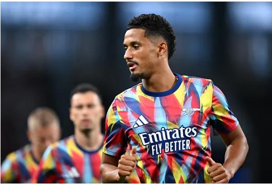 Arsenal muốn William Saliba gia hạn thêm 5 năm. Arsenal muon William Saliba gia han them 5 nam.