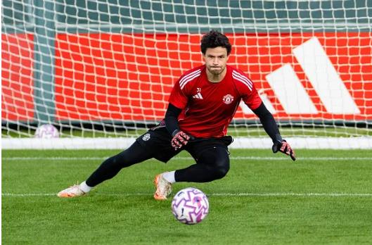 Luke Shaw đánh giá rất cao tân binh Senne Lammens