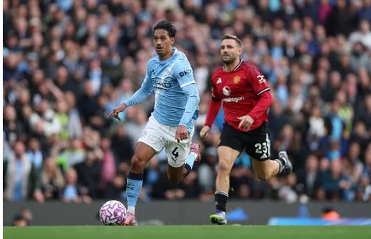 Luke Shaw bị chỉ trích ở trận thua Man City của MU. Luke Shaw bi chi trich o tran thua Man City cua MU.