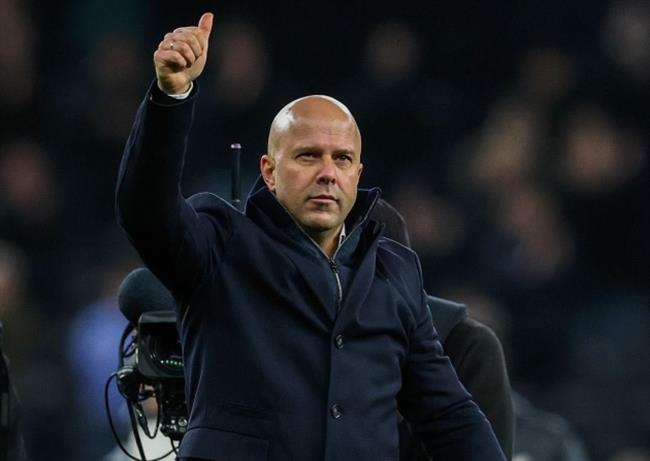 HLV Arne Slot noi ve chien thang truoc Burnley.