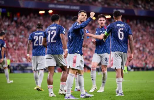 Arsenal đánh bại Bilbao với tỷ số 2-0.  Arsenal danh bai Bilbao voi ty so 2-0.