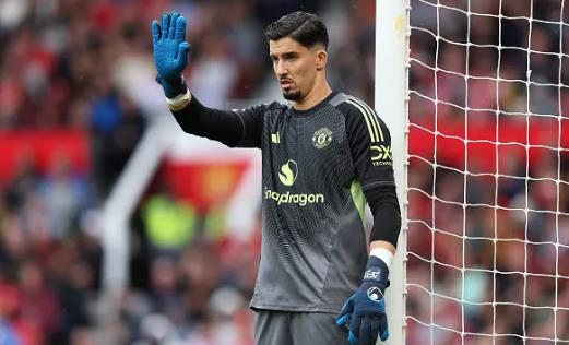 Altay Bayindir đang là thủ môn số 1 của MU. Altay Bayindir dang la thu mon so 1 cua MU.