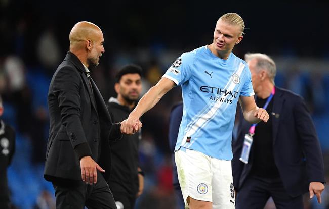 Pep Guardiola khẳng định Man City may mắn khi sở hữu Haaland 1 Pep Guardiola khẳng định Man City may mắn khi sở hữu Haaland 1