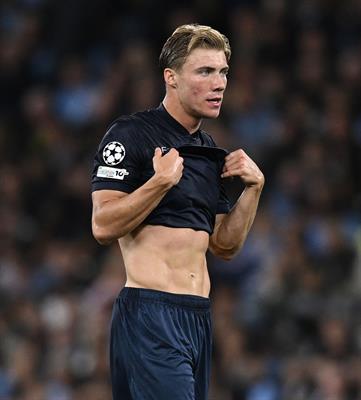 Rasmus Hojlund Đá với 11 người trước Man City còn khó 1 Rasmus Hojlund Đá với 11 người trước Man City còn khó 1