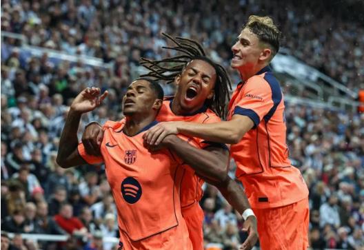 Marcus Rashford lập cú đúp cho Barca trước Newcastle. Marcus Rashford lap cu dup cho Barca truoc Newcastle.