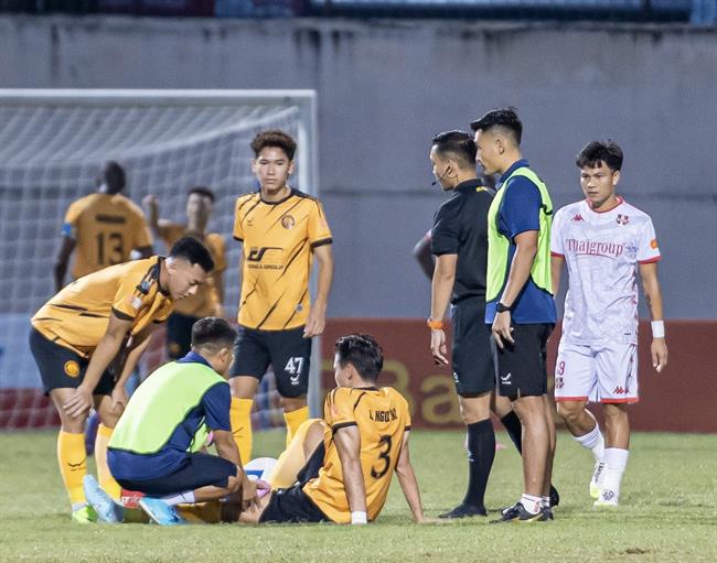 Quế Ngọc Hải báo tin dữ cho Thanh Hóa