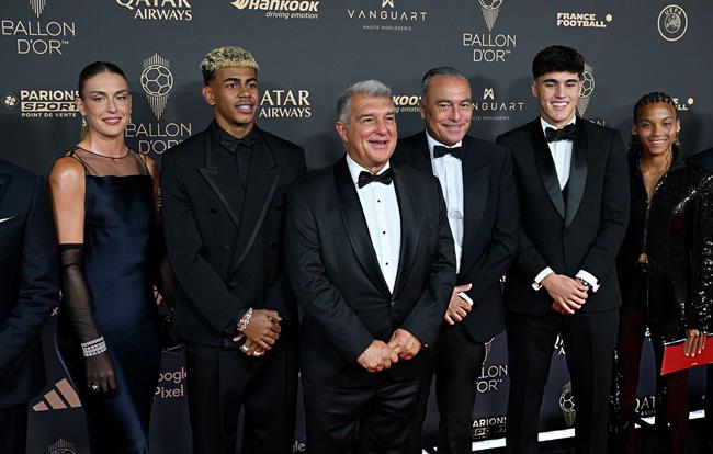 Phái đoàn Barca tại Gala QBV 2025 Phai doan Barca tai Gala QBV 2025