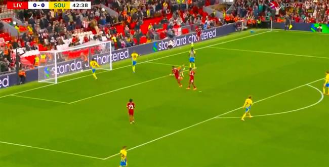 Cận cảnh pha lập công đầu tiên của Alexander Isak cho Liverpool